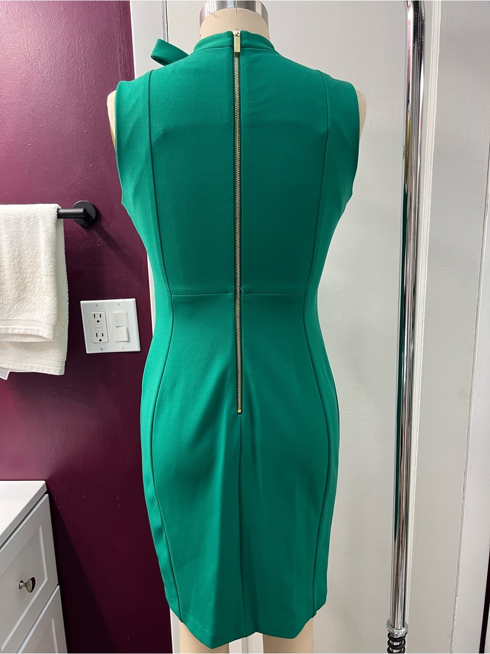 Calvin Klein Sleeveless Emerald Bow-Tie Sheath Dress - Picture 5 of 9